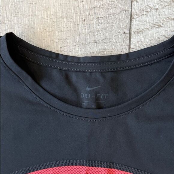 Nike Dri-Fit Short Sleeve Cropped Tee - Picture 3 of 4